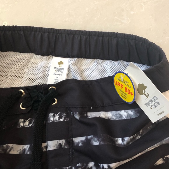 Tucker+Tate boy’s Swimwear Short - Picture 2 of 3